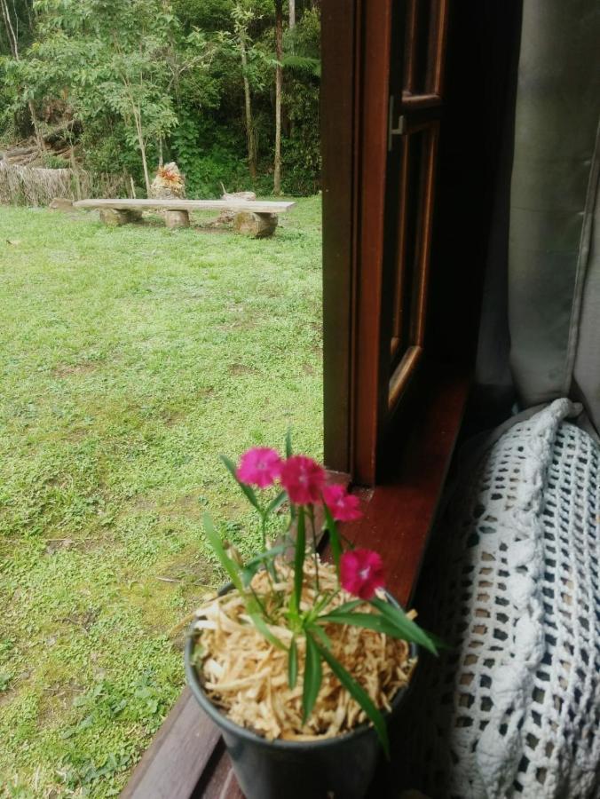 Chale Vale Das Flores - Visconde De Maua Rj エクステリア 写真